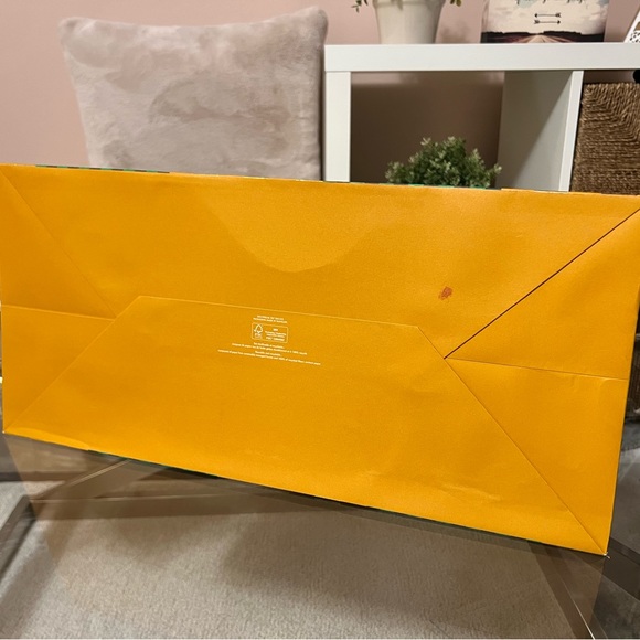 X-Large Louis Vuitton Holidays Shopping Bag - Picture 8 of 11